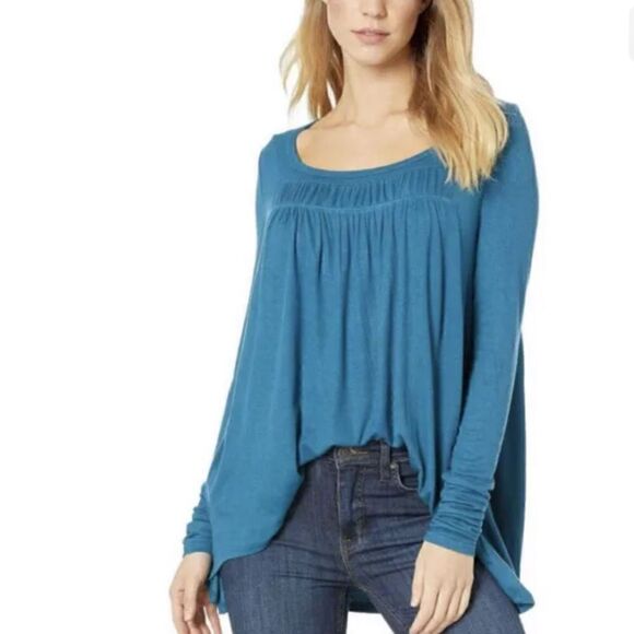 NWT MSRP $48 Free People Love Valley Long Sleeve High/Low Top Women's Size XS - Picture 2 of 9